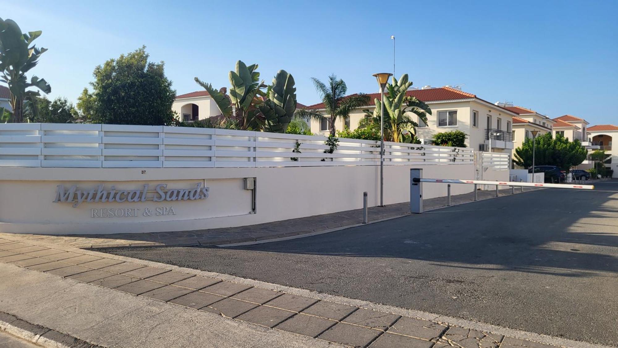 Mythical Sands Resort - Hana Paralimni Exterior photo